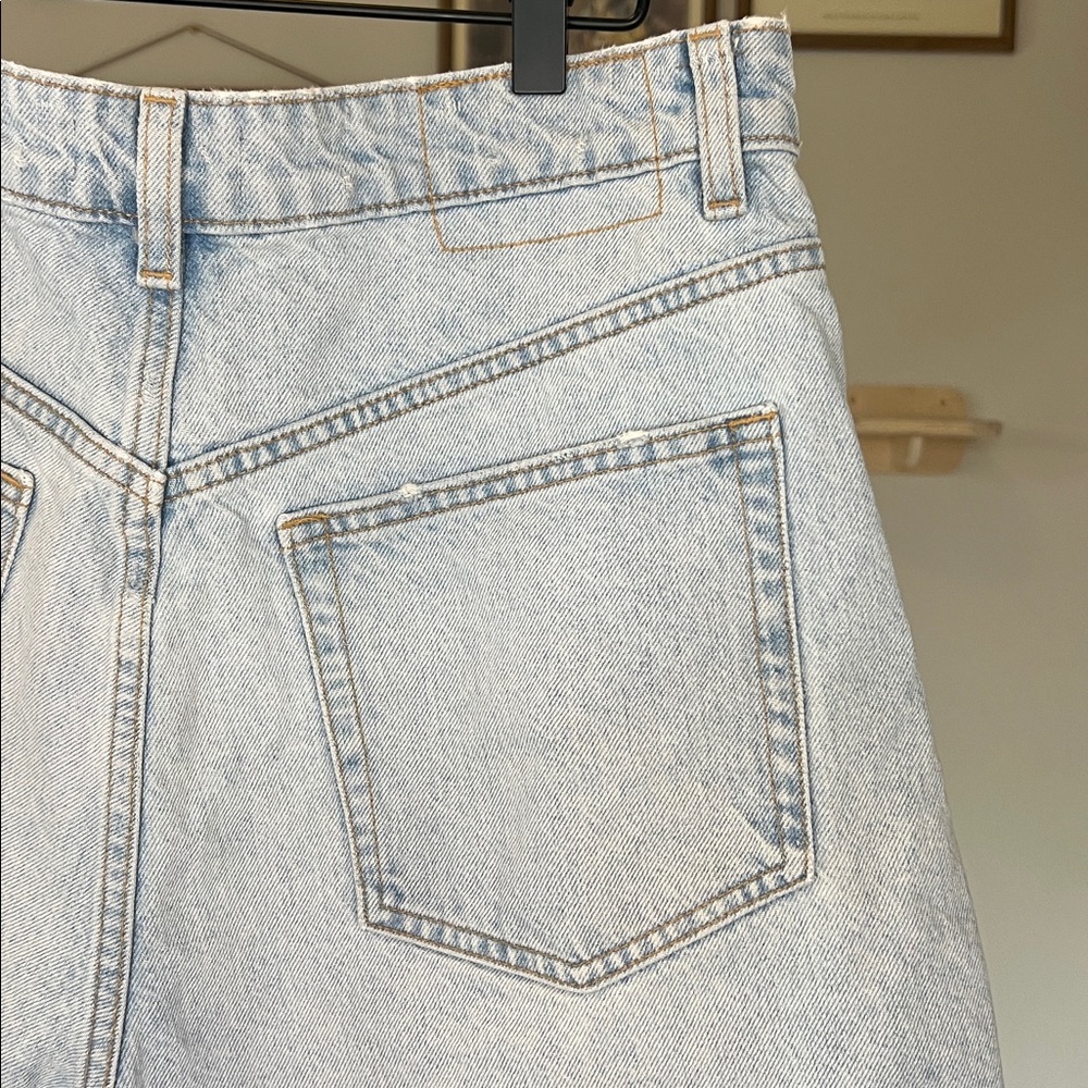 Zara Women's Light Denim Boyfriend Short - Size 12 - Picture 3 of 5